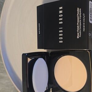 Bobbi Brown Soft Porcelain Sheer Finish Pressed Compact Powder NIB